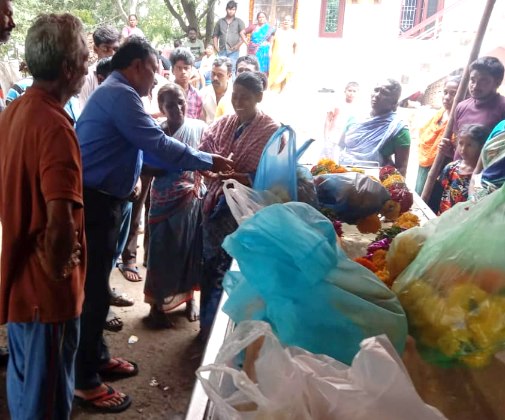The Desk…Mudinepalli : క్యాన్సర్ తో బాధపడుతూ చనిపోయిన కుటుంబానికి అమరావతి బ్రాండ్ అంబాసిడర్ వైష్ణవి ఆర్థిక సాయం