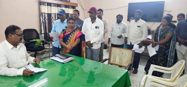 The Desk… Eluru : జిల్లాలో పంచాయతీ కార్యదర్శుల బదిలీల ప్రక్రియ
