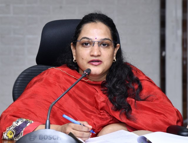 The Desk…Vijayawada : ఇసుక స్టాక్‌ యార్డ్‌ల వద్ద గట్టి నిఘా పెట్టండి : జిల్లా కలెక్టర్‌ డా. జి. సృజన