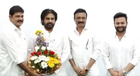 ఆంధ్ర ప్రదేశ్ 26న జనసేనలో చేరనున్న వైసీపీ మాజీ మంత్రి, మాజీ ఎమ్మెల్యేలు, నాయకులు