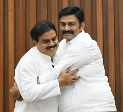 The Desk…Amaravati : డిప్యూటీ స్పీకర్ రఘురామ కృష్ణంరాజు కు మంత్రి నాదెండ్ల అభినందనలు