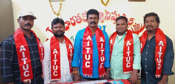 The Desk… Eluru : మున్సిపల్ వర్కర్స్ యూనియన్ జనరల్ బాడీ సమావేశం జయప్రదం చేయండి : భజంత్రీ శ్రీనివాసరావు పిలుపు