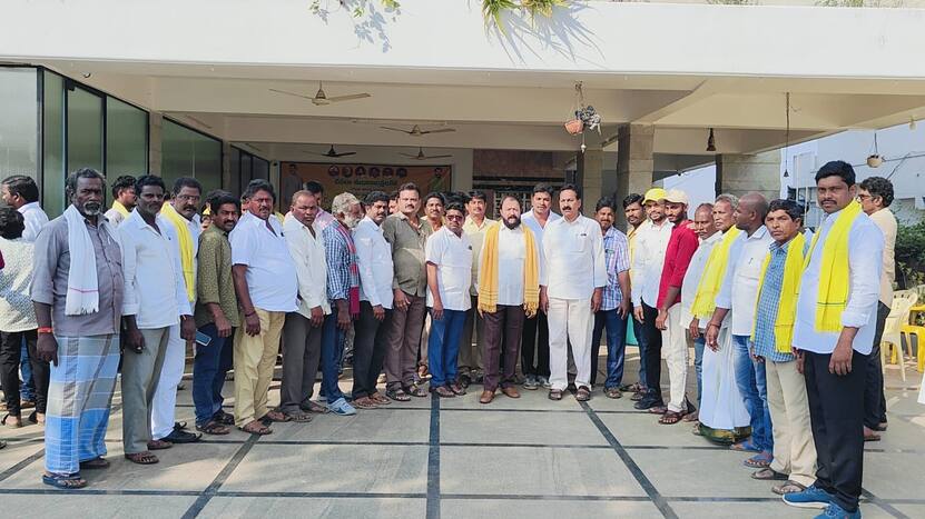 The Desk…Madepalli : సాగునీటి సంఘాల సభ్యులకు ఎమ్మెల్యే చింతమనేని శుభాకాంక్షలు