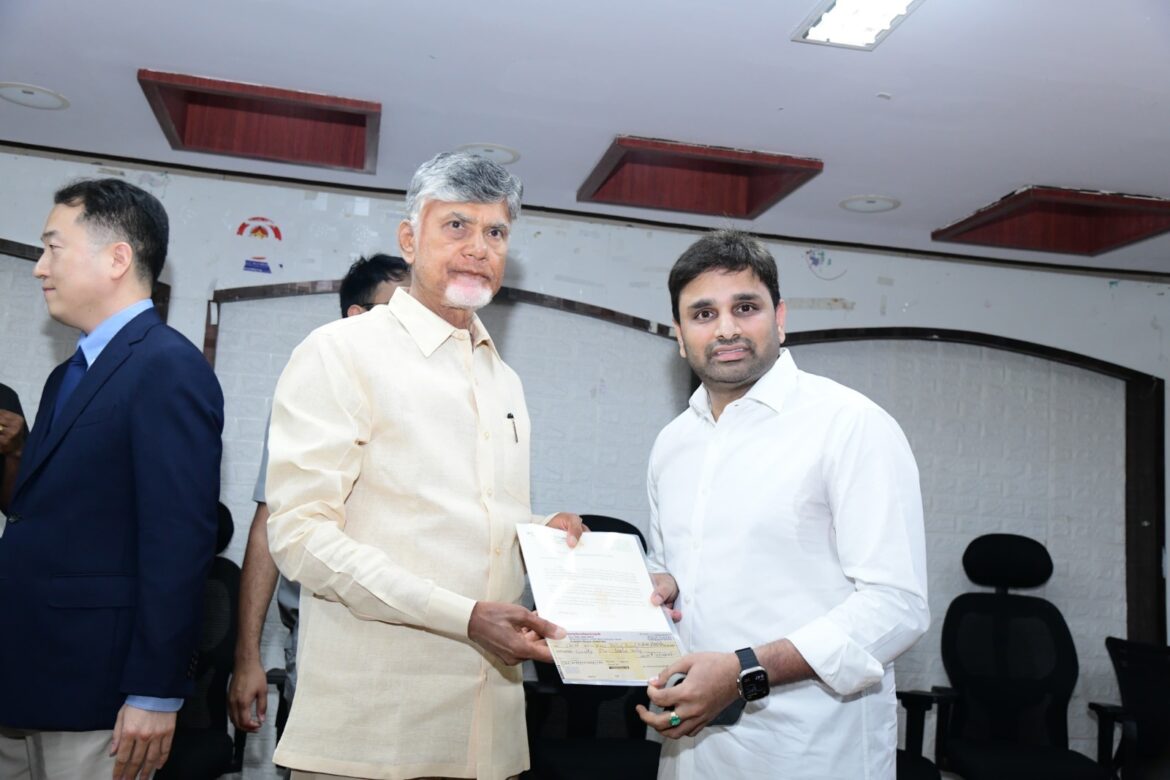 The Desk… Eluru : ఆరు నెలల అద్భుత పాలన – ఎంపీ మహేష్ కుమార్ కు ప్రజల దీవెన