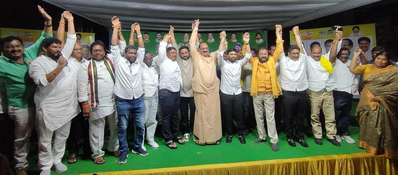 The Desk…Kaikaluru : అధైర్య పడవద్దు…అండగా ఉంటాం…కొల్లేటి ప్రజలకు కూటమి నేతల హామీ