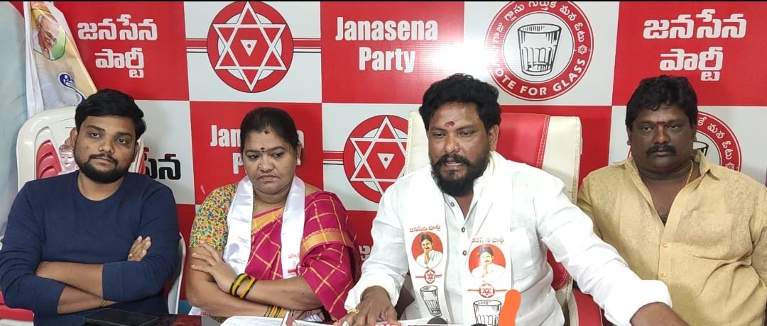 The Desk…Kaikaluru : కూటమి ప్రభుత్వంపై అవాస్తవ ప్రచారాలు.. ఎమ్మెల్యే కామినేని పై అసత్య కథనాలు సరికావు
