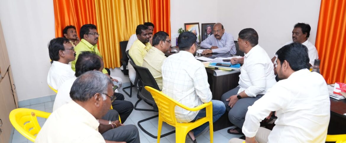 The Desk…Eluru : కొల్లేరు ప్రాంత ప్రజల సమస్యలు ముఖ్యమంత్రి దృష్టికి తీసుకెళ్తా..!! ➖(MP)మహేష్ పుట్టా హామీ