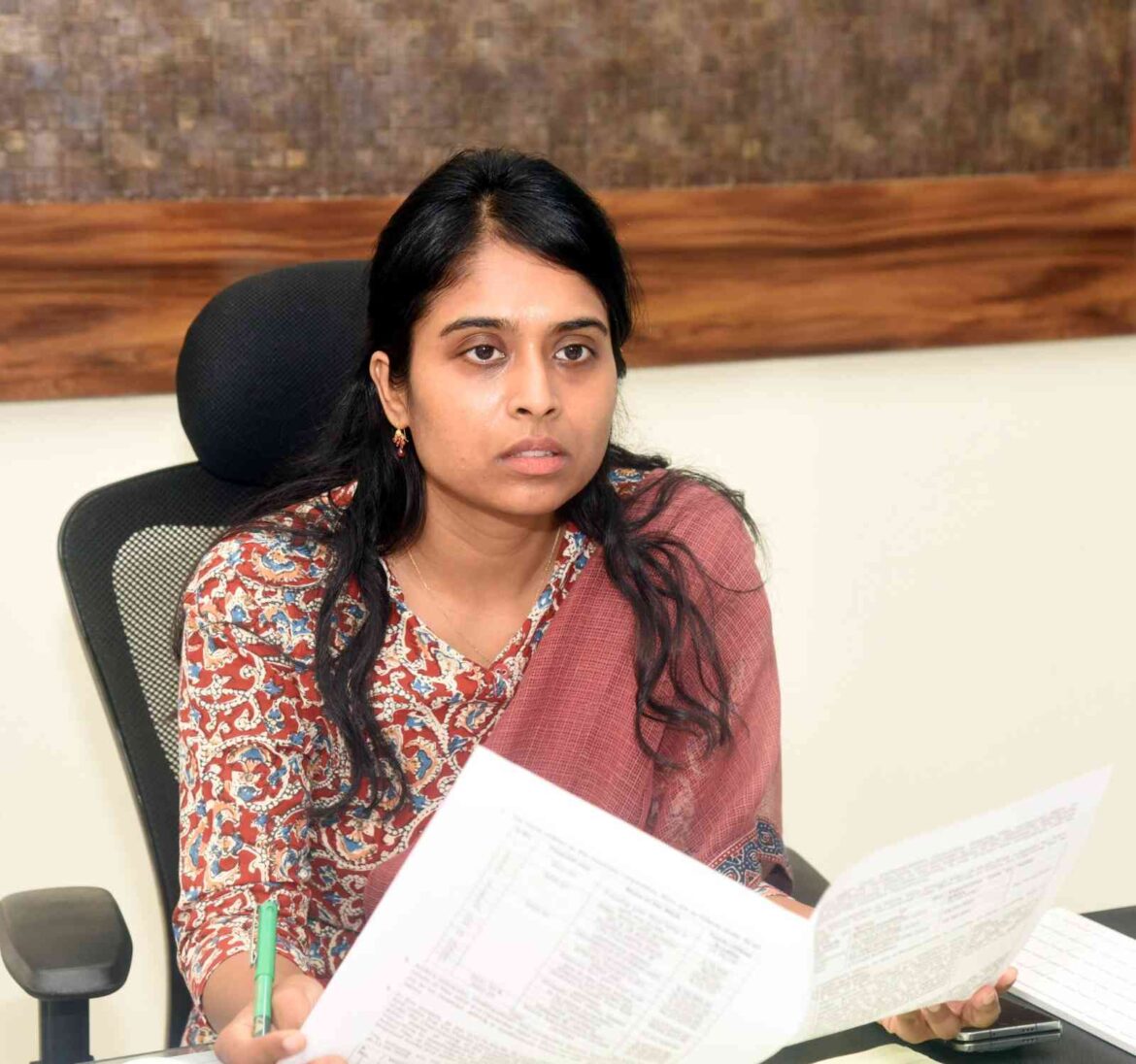 The Desk…Eluru : నగరంలో కాలుష్య నియంత్రణకు పటిష్టమైన చర్యలు తీసుకోండి