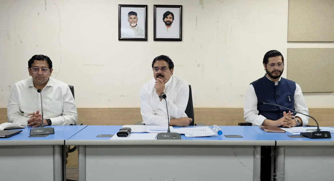 The Desk… Vijayawada : 32 లక్షల మెట్రిక్ టన్నుల ధాన్యం కొనుగోలు – 7522 కోట్ల రూపాయల విడుదల : మంత్రి నాదెండ్ల