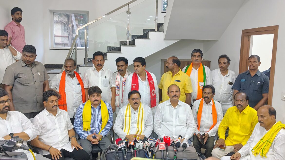 The Desk…Eluru : అమరావతిలో మే 2న జరుగబోయే ప్రధాని మోదీ సభను విజయవంతం చేయాలి : మంత్రి నాదెండ్ల పిలుపు