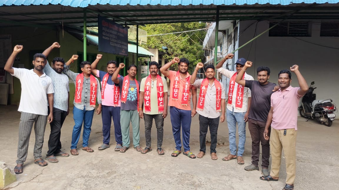 The Desk…Eluru : ఈ నెల 20న దేశవ్యాప్తసార్వత్రిక సమ్మెను విజయవంతం చేయాలి  ➖భజంత్రీ శ్రీనివాసరావు