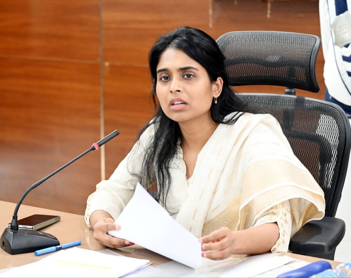 The Desk…Eluru : జూన్ 1వ తేదీ నుంచి రేషన్ షాపుల ద్వారా నిత్యవసర సరుకులు : జాయింట్ కలెక్టర్ పి. ధాత్రి రెడ్డి