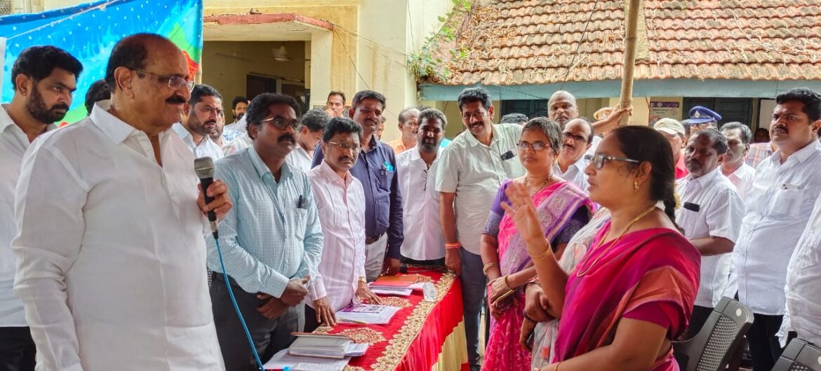 The Desk…Kaikaluru : NREGS సామాజిక తనికి మండల ప్రజా వేదికలో పాల్గొన్న ఎమ్మెల్యే డా. కామినేని