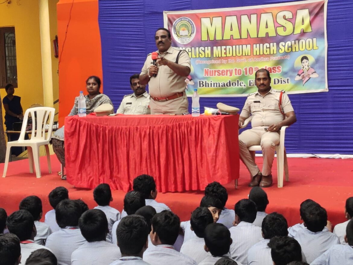 The Desk…Bhimadole : భీమడోలులో ఏలూరు డీఎస్పీ విద్యార్థులకు అవగాహనా సదస్సు…