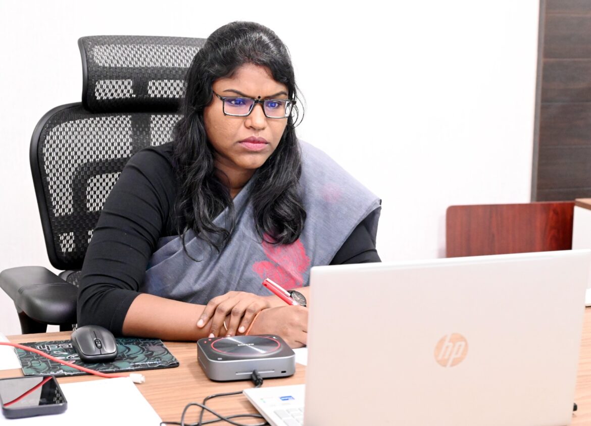 The Desk…Eluru : జిల్లాలో భారీ వర్షాల హెచ్చరిక నేపథ్యంలో అధికారులంతా అప్రమత్తంగా ఉండాలి : జిల్లా కలెక్టర్ కె. వెట్రిసెల్వి