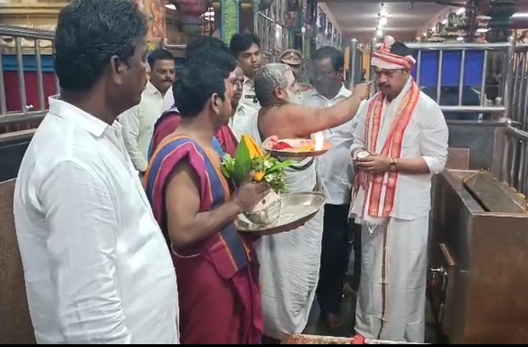 The Desk…Mopidevi : మోపిదేవి శ్రీ సుబ్రహ్మణ్యేశ్వర స్వామి వారి సేవలో మంత్రి కొల్లు