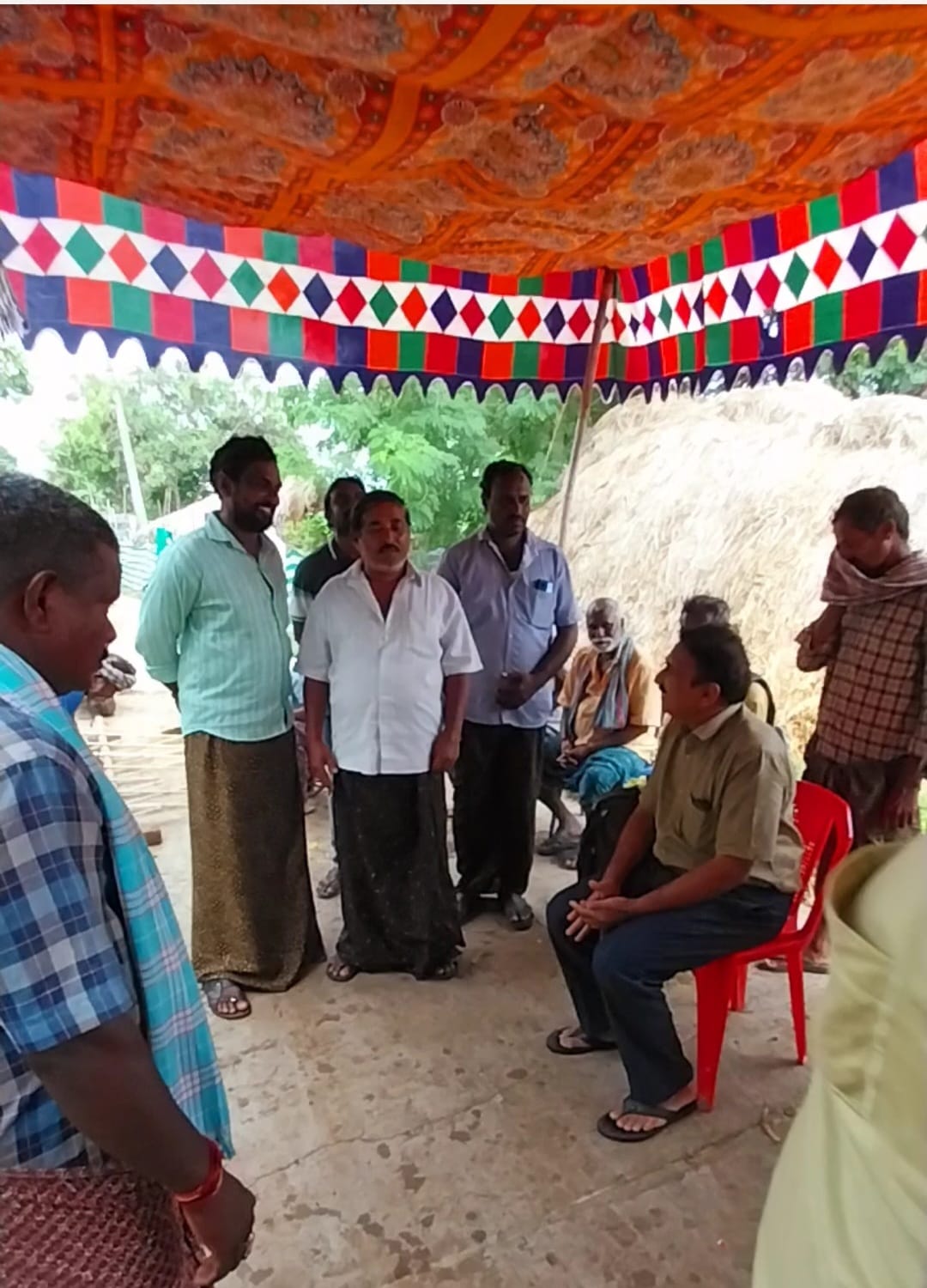 The Desk…Mudinepalli : కిడ్నీ వ్యాధితో బాధపడుతూ మృతి చెందిన ఝాన్సీ కుటుంబానికి వైష్ణవి అండ మరియు ఆర్ధిక సహాయం