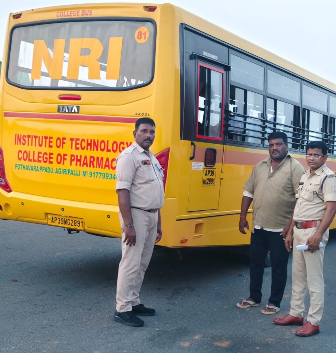 The Desk…Eluru : పలు విద్యా సంస్థల బస్సులపై 11 కేసులు నమోదు