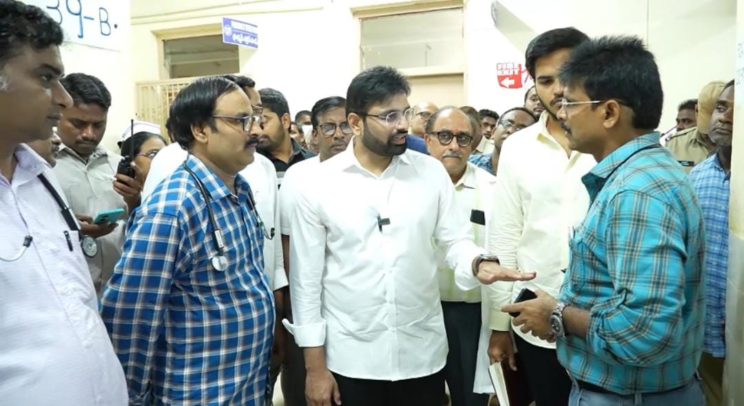 The Desk…Eluru : ప్రభుత్వ ఆసుపత్రికి ఉపశమనం.. ఎంపీ చొరవతో సమకూరిన ఆధునిక వైద్య పరికరాలు