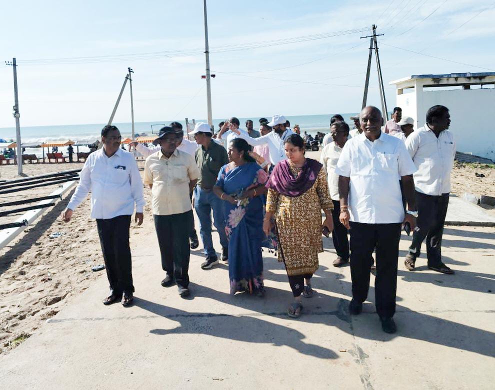 The Desk…Machilipatnam : బీచ్ ను పరిశుభ్రంగా ఉంచుకుని పర్యావరణ పరిరక్షణకు సహకరించాలి : జిల్లా కలెక్టర్ డీకే బాలాజీ పిలుపు