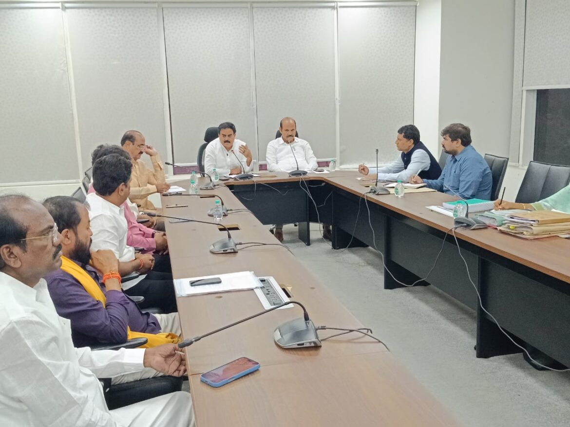 The Desk…Amaravati : కొల్లేరు ప్రజల సమస్యలను పరిష్కరించండి : అధికారులకు మంత్రి నాదెండ్ల మనోహర్ ఆదేశం
