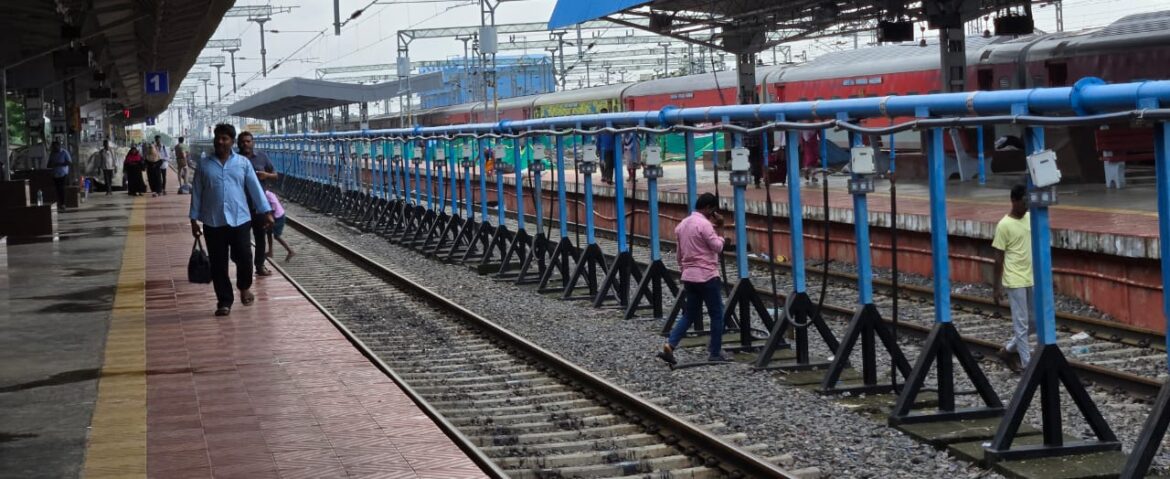 The Desk…Machilipatnam : బందరు రైల్వే స్టేషన్ లో ప్రయాణికుల ఇబ్బందులను సత్వరమే పరిష్కరించాలి : లంకి శెట్టి బాలాజీ డిమాండ్