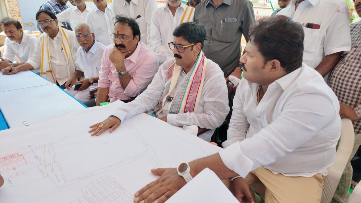 The Desk…Nellore: వేణుగోపాలస్వామి ఆలయాన్ని సందర్శించిన మంత్రి ఆనం