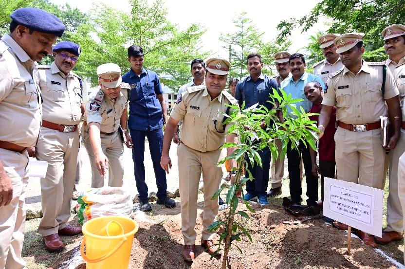 The Desk…Machilipatnam : పచ్చని మొక్కలే భవితకు ఆధారం.. జిల్లా ఎస్పీ వి. విద్యాసాగర్ నాయుడు