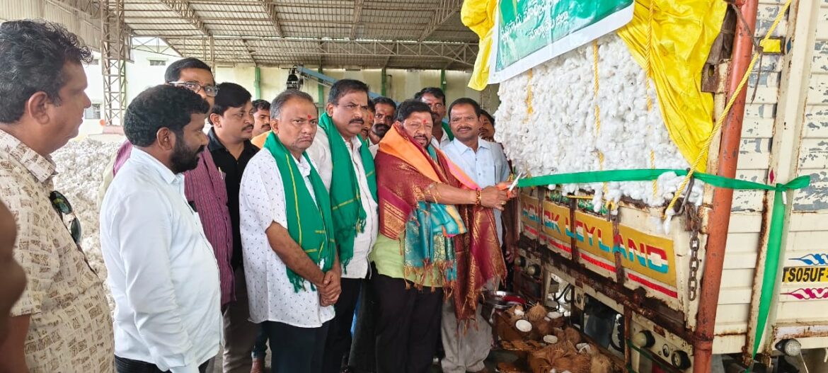 The Desk…Suryapet : పత్తి కొనుగోలులో అక్రమాలకు పాల్పడి కఠిన రైతులను మోసం చేస్తే ఎంతటి వారినైనా ఉపేక్షించేది లేదు.