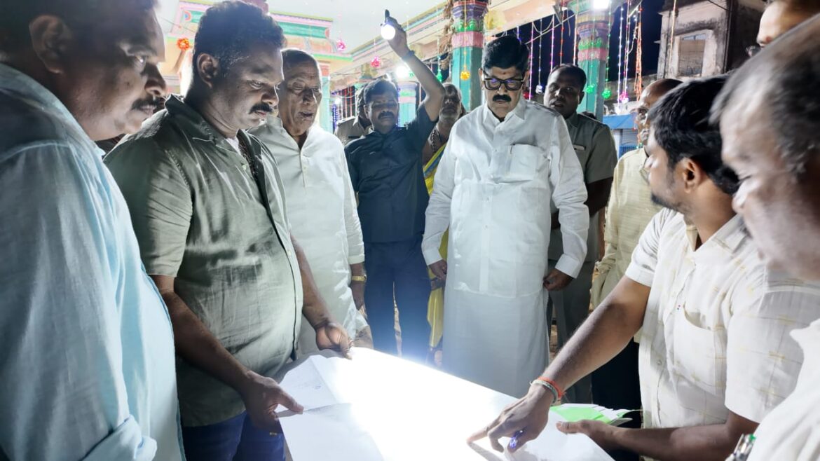 The Desk…Nellore : వేణుగోపాలస్వామి ఆలయ పునర్నిర్మాణ భూమి పూజ ఏర్పాట్లను పరిశీలించిన మంత్రి ఆనం రామనారాయణరెడ్డి