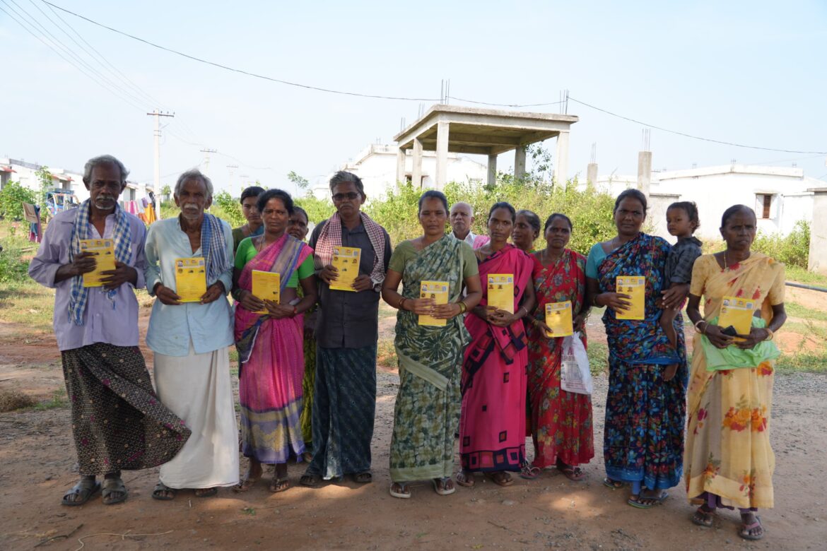 The Desk…Eluru : ఉపాధి హామీ పథకం జాబ్ కార్డుల జారీ – పోలవరం నిర్వాసితుల కుటుంబాల్లో హర్షం.