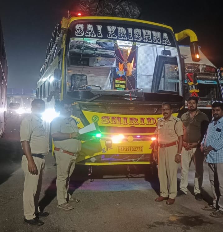 The Desk… Eluru/Jangareddygudem : ప్రైవేట్ ట్రావెల్స్ బస్సులపై 72 కేసులు నమోదు