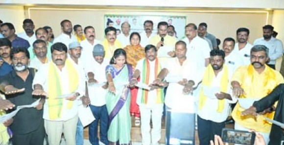 The Desk…Vijayawada : రాష్ట్ర సగర కార్పొరేషన్ డైరెక్టర్గా గజ్జల గణేష్ ప్రమాణస్వీకారం