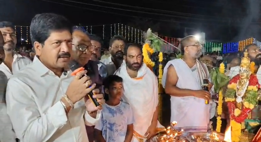 The Desk…Machilipatnam : కన్నుల పండువగా శ్రీ పాండురంగ స్వామి వారి తెప్పోత్సవం