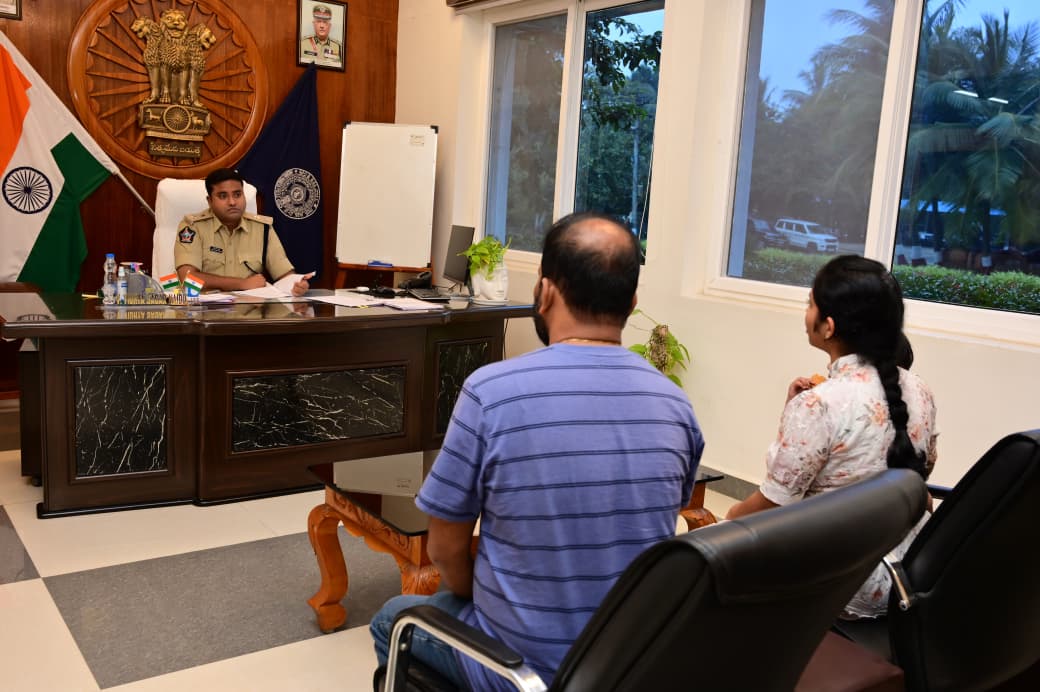 The Desk…Machilipatnam : ప్రజల సమస్య ఏదైనా చట్ట పరిధిలో విచారణ చేసి పూర్తి పరిష్కారం అందిస్తాం : జిల్లా ఎస్పీ విద్యాసాగర్ నాయుడు