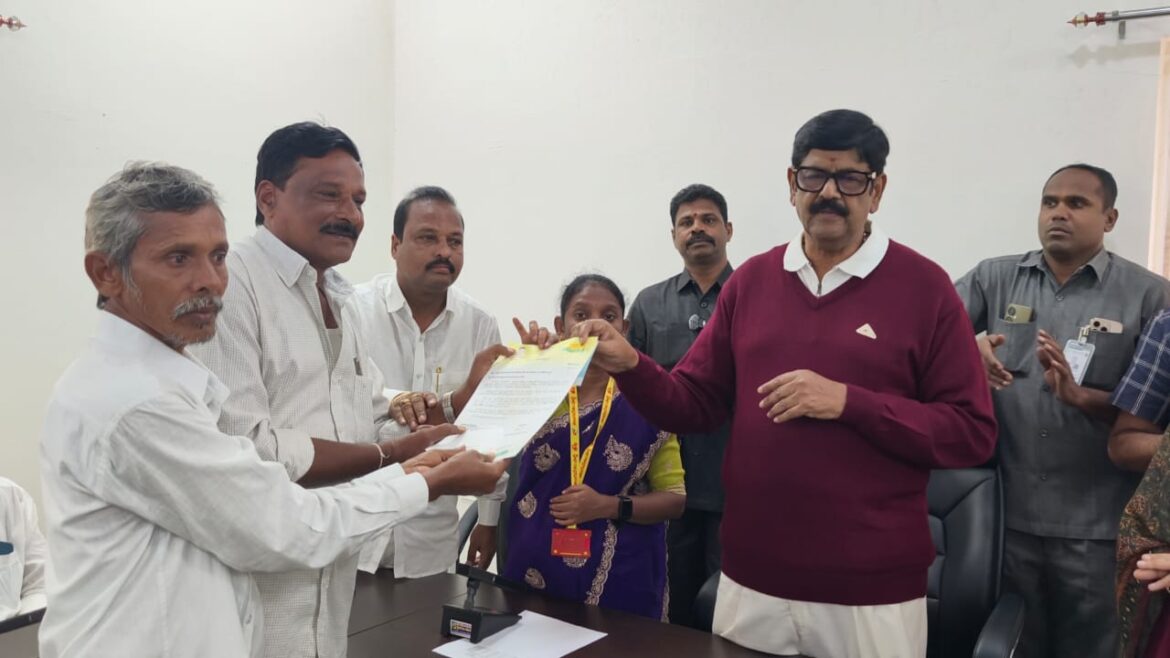 The Desk…Atmakuru : పేద కుటుంబాలకు భరోసా సీఎం రిలీఫ్‌ ఫండ్‌ : మంత్రి ఆనం