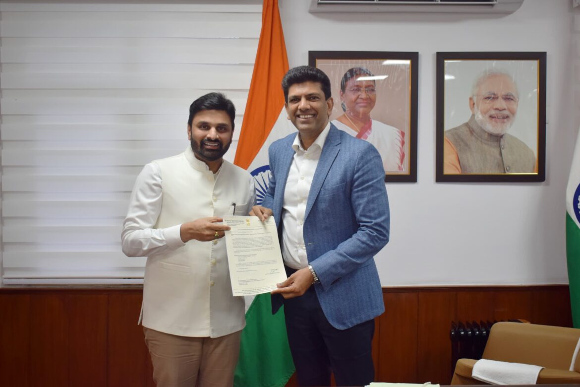 The Desk…Eluru : మొబైల్ టవర్లను త్వరగా ఏర్పాటు చేయండి..  మంత్రి పెమ్మసానితో ఎంపీ పుట్టా మహేష్ కుమార్