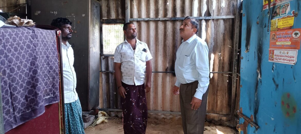 The Desk…Mudinepalli : అగ్నిప్రమాద బాధిత కుటుంబానికి డాక్టర్ మనోజ్ ఆర్థిక సహాయం