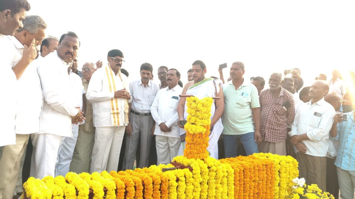 The Desk…Atmakuru : రైతుల కళ్లల్లో ఆనందం చూస్తుంటే చాలా సంతోషంగా ఉంది➖మంత్రి ఆనం