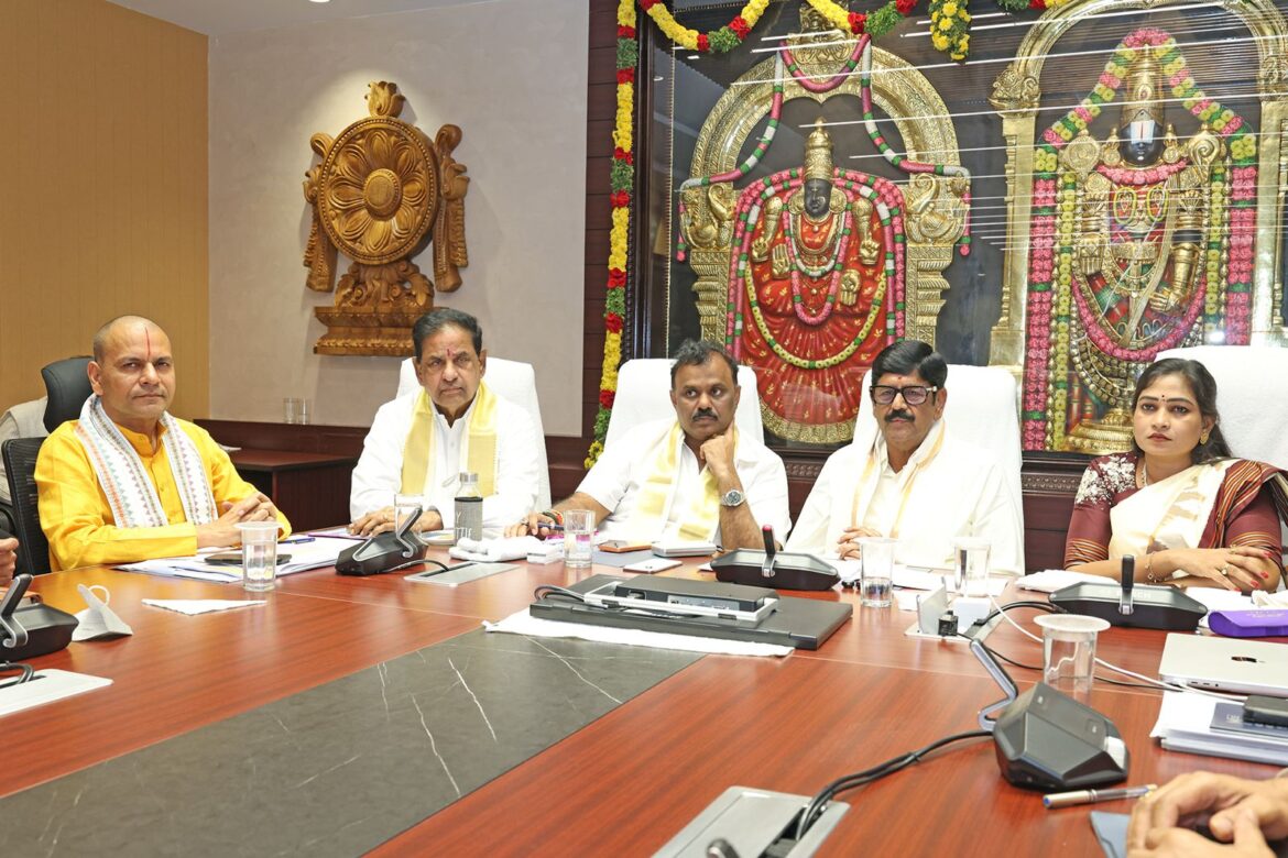 The Desk…Tirumala : వైకుంఠ ద్వార ద‌ర్శ‌నాల్లో సామాన్యుల‌కే పెద్ద‌పీట‌ : మంత్రి ఆనం