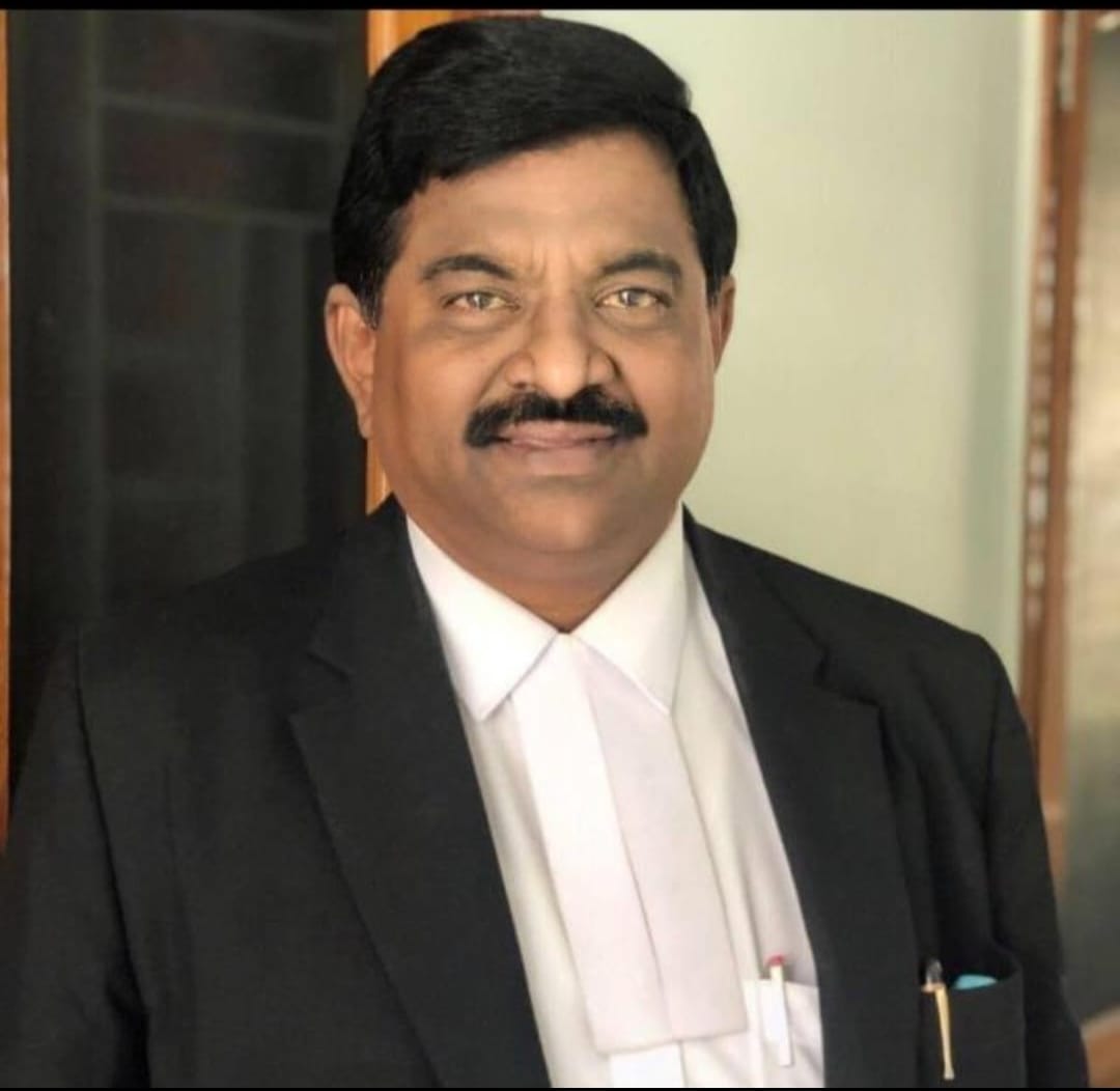 The desk…Machilipatnam : జిల్లా ముఖ్య కేంద్రంలో హెల్త్ ఆఫీసర్ను నియమించాలి…లంకిశెట్టి డిమాండ్