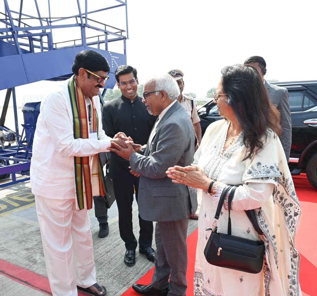 The Desk … Renigunta : మారిషస్ దేశాధ్యక్షులు ధరంబీర్ గోకుల్ జి సి ఎస్ కె కు సాదర వీడ్కోలు