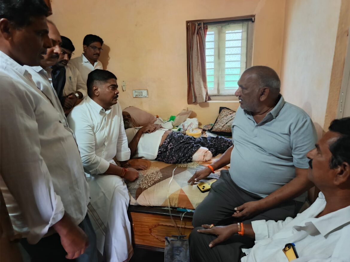 The Desk…Mandavalli : ముళ్ళపూడికి ఎమ్మెల్సీ జయమంగళ, కూటమి నేత చాపరాల పరామర్శ