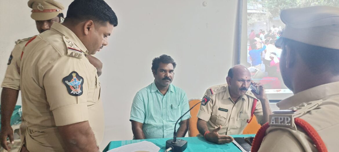 The Desk … Jaggaiahpet : వాగ్దేవి మహిళా కళాశాలలో యాక్షన్ ప్లాన్ నిర్వహించిన పోలీస్ అధికారులు