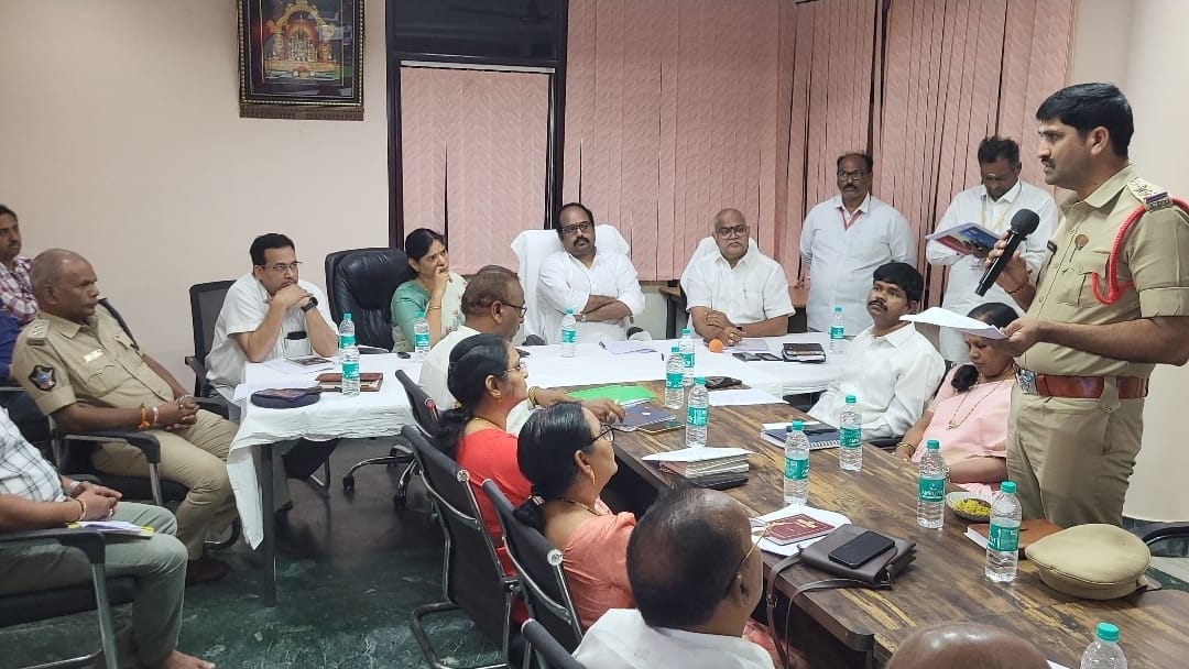 The Desk … Annavaram : భీష్మ ఏకాదశి సందర్భంగా తీసుకోవాల్సిన జాగ్రత్తలపై అధికారులతో సమీక్ష