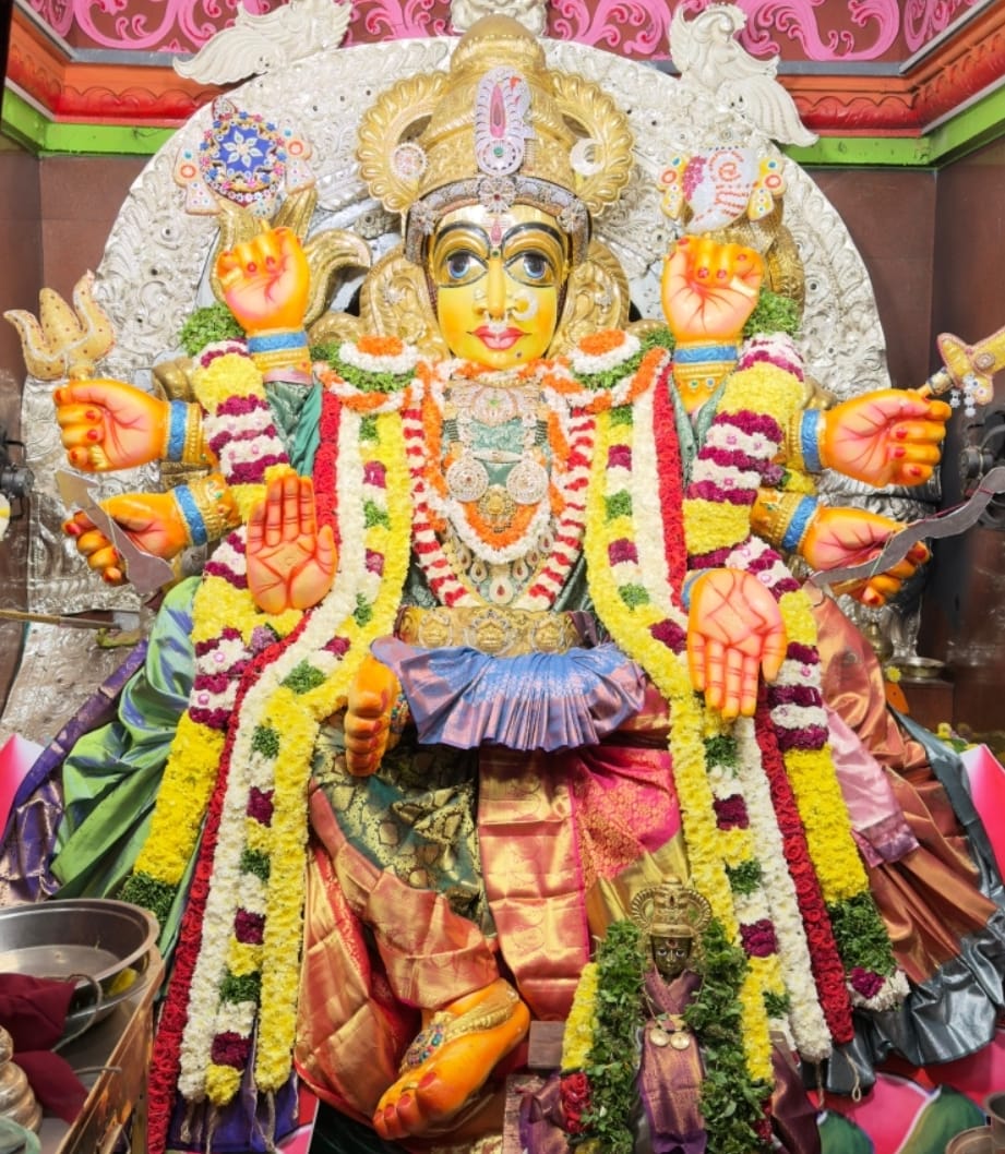 The Desk … Bhimavaram : ధైర్యలక్ష్మిగా దర్శనమిచ్చిన మావుళ్ళమ్మ