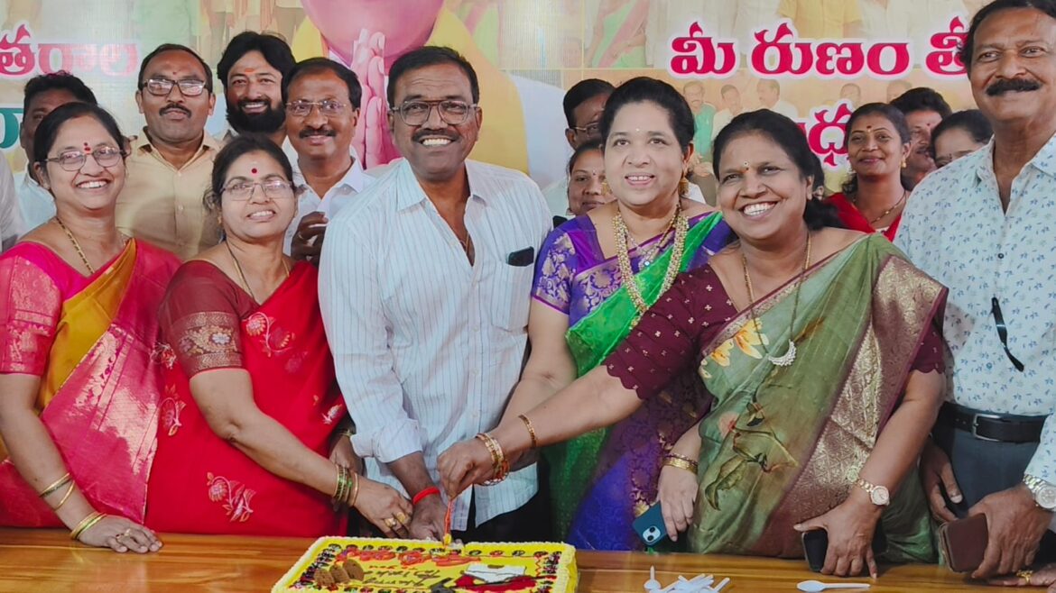 The Desk … Eluru : ఎమ్మెల్యే బడేటి చంటి జన్మదిన సంబరాలు