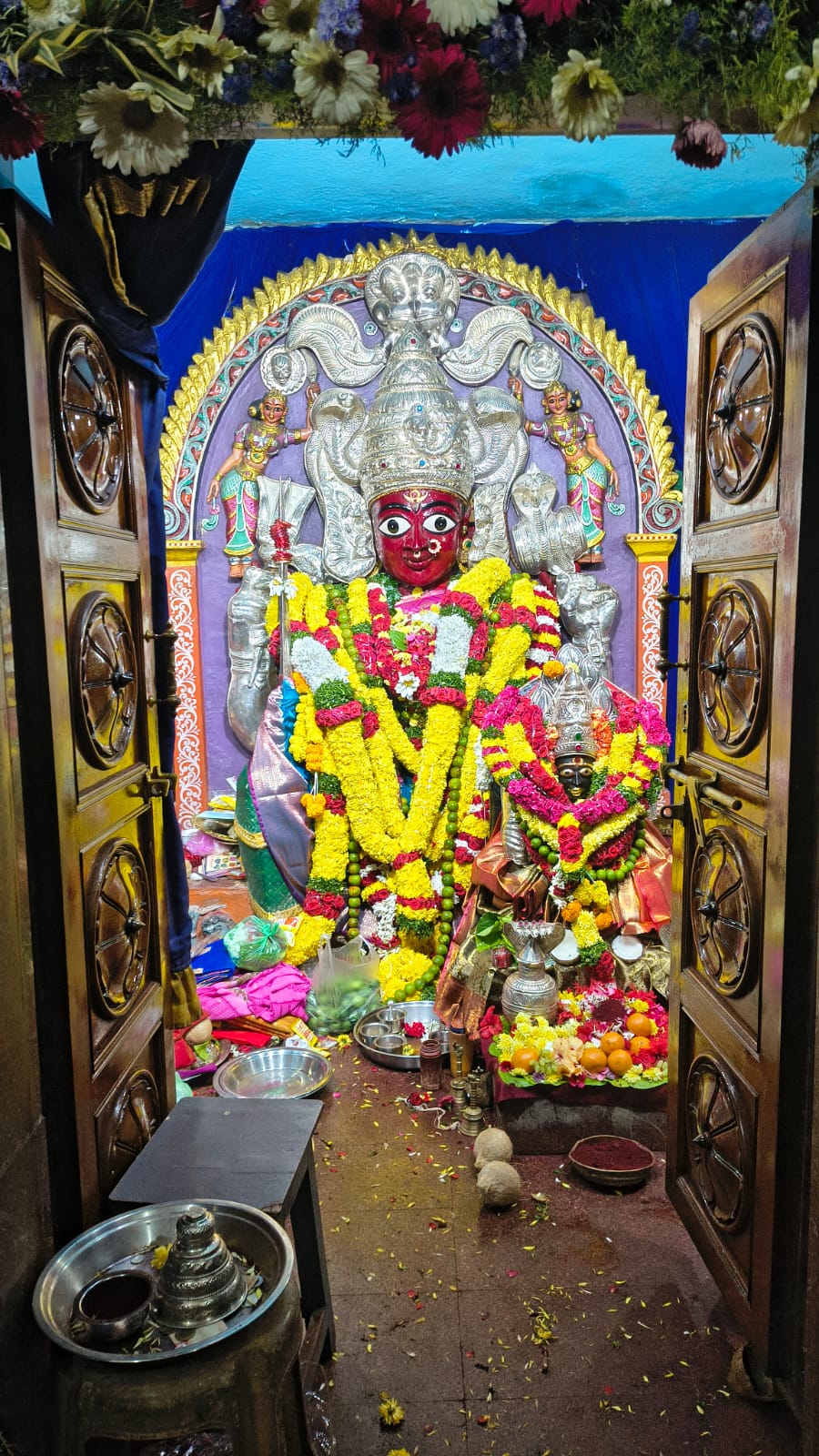 The Desk ..Kaikaluru : కోరిన కోర్కెలు తీర్చే కొంగుబంగారు తల్లి కొల్లేటి శ్రీ పెద్దింట్లమ్మ…శ్రీ పెద్దింటి అమ్మవారి ఆలయంలో 7వ రోజు వైభవంగా కొనసాగుతున్న జాతర మహోత్సవాలు