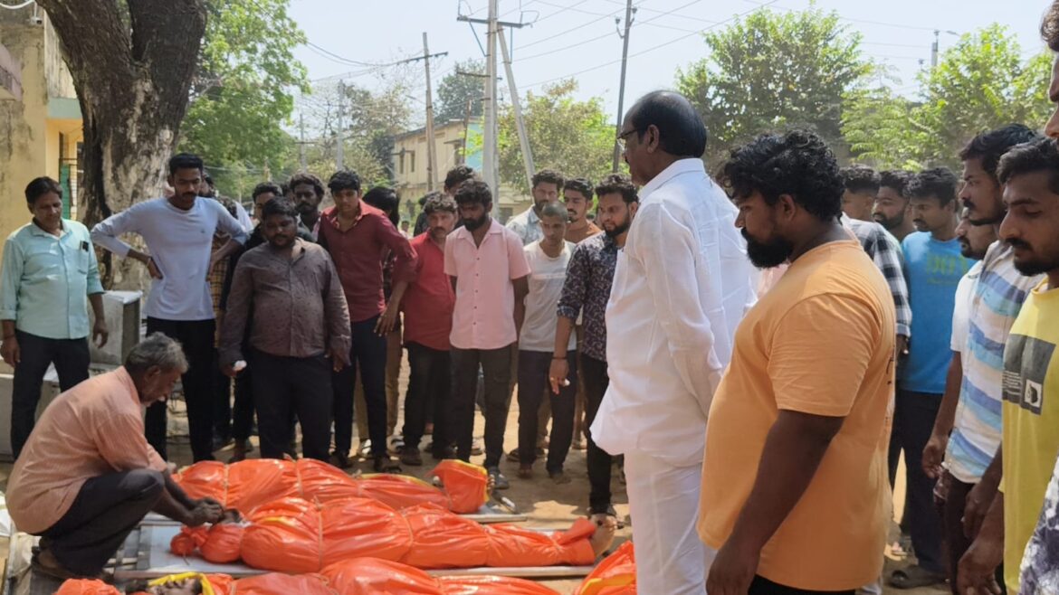 The Desk … Eluru : చలించిన చంటి..బడేటి అంటే భరోసా అంటూ బాధితులకు ఓదార్పు..!!