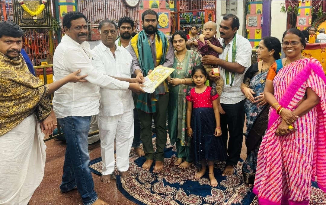 The Desk … Bhimavaram : గాదిరాజు గణేష్ కుమార్ దంపతులు 1,10,116/- విరాళం